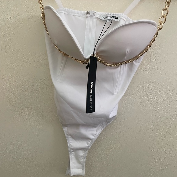 Out of your league bodysuit from Fashion Nova size xs NWT - Picture 3 of 9